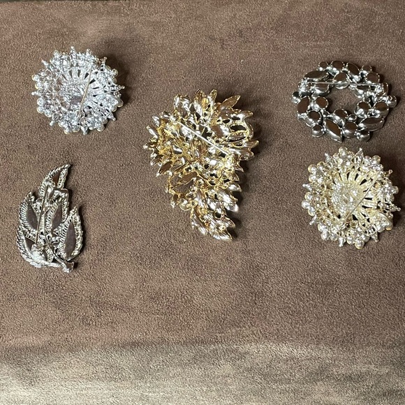 Rhinestone brooches (Your Choice of 1 of 5) - Picture 3 of 11